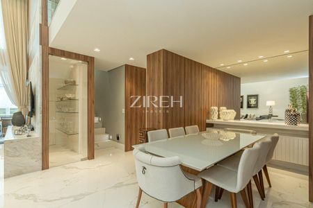 7_photo/94dce37cf7.e2dee8df1601a9ef-ATLAS-c45c4471-aaa2-43a3-8e5c-1317d4c58396.jpg de apartamento à venda com 4 quartos, 342m² em Água Verde, Curitiba