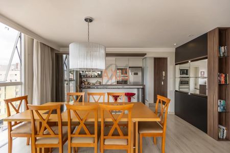 5_photo/94dce37d53.b70dc5ac3e51150d-ATLAS-3ebbf0ee-bf65-4c9a-bc7f-7c22ab1de513.jpg de apartamento à venda com 4 quartos, 145m² em Água Verde, Curitiba