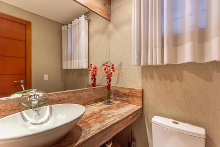 12_photo/94dce37d85.6f42d91f51f3b499-ATLAS-4cc7acd7-dcfc-44b9-92d0-7f643b8ee829.jpg de casa à venda com 4 quartos, 350m² em Água Verde, Curitiba