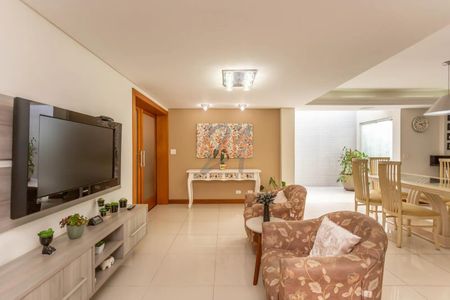 12_photo/94dce37d85.6f42d91f51f3b499-ATLAS-e2a2fba1-3a11-427a-b949-40a732479b79.jpg de casa à venda com 4 quartos, 350m² em Água Verde, Curitiba