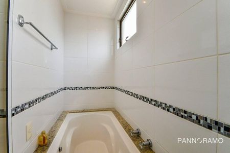 21_photo/94dce37e5d.092c680eb5162aa2-ATLAS-acbfedb5-48cc-418e-a53a-bef11bc534e7.jpg de apartamento à venda com 4 quartos, 190m² em Água Verde, Curitiba