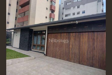 2_photo/94dce37e5f.48d762983a57b806-ATLAS-5fa4cf1d-a04a-4f6d-a33e-da78ef2eace5.jpg de casa à venda com 3 quartos, 185m² em Água Verde, Curitiba