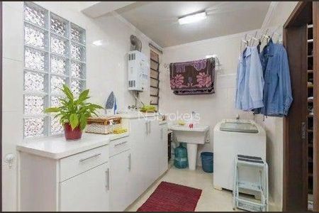 8_photo/94dce37e5f.48d762983a57b806-ATLAS-802c419e-e51d-4723-b61d-455b252db184.jpg de casa à venda com 3 quartos, 185m² em Água Verde, Curitiba