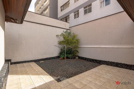 28_photo/94dce37e5f.48d762983a57b806-ATLAS-8827acac-d11f-413f-b153-941ffa2cf8e1.jpg de casa à venda com 3 quartos, 185m² em Água Verde, Curitiba