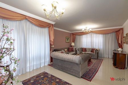 2_photo/94dce37e5f.48d762983a57b806-ATLAS-971da280-6cad-4120-b469-dc238d7edd34.jpg de casa à venda com 3 quartos, 185m² em Água Verde, Curitiba