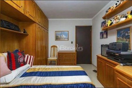 8_photo/94dce37e5f.48d762983a57b806-ATLAS-c2da4b63-4268-4ff0-bca3-1d0255b396f4.jpg de casa à venda com 3 quartos, 185m² em Água Verde, Curitiba