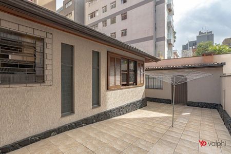 27_photo/94dce37e5f.48d762983a57b806-ATLAS-ec16b3d5-facf-4eb8-a4e5-466366df1039.jpg de casa à venda com 3 quartos, 185m² em Água Verde, Curitiba