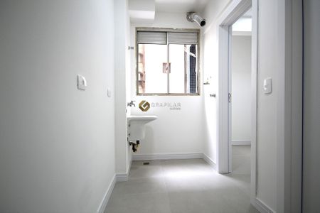 13_photo/94dce37ea7.cd0e1b8ac142a368-ATLAS-c52fea05-6a0e-4313-b571-d96ec7e0be54.jpg de apartamento à venda com 3 quartos, 104m² em Água Verde, Curitiba