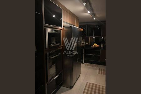 4_photo/94dce37ec5.c1dc00249eefaead-ATLAS-e55c4cda-87e6-441d-b035-2feed58754fb.jpg de apartamento à venda com 3 quartos, 173m² em Vila Izabel, Curitiba