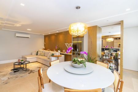 5_photo/94dce37f6f.04cd2139f0efbdfe-ATLAS-395c5fb2-2f97-4007-a0da-7c0f40b305f0.jpg de apartamento à venda com 2 quartos, 120m² em Água Verde, Curitiba