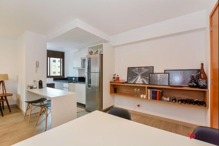 5_photo/94dce37f83.700bfcb4f77661ac-ATLAS-2128a65d-ffa6-4d3b-8321-582f64467703.jpg de apartamento à venda com 1 quarto, 48m² em Água Verde, Curitiba