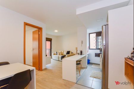 2_photo/94dce37f83.700bfcb4f77661ac-ATLAS-67cbfe39-896e-4dfa-8c42-3441cdc605cf.jpg de apartamento à venda com 1 quarto, 48m² em Água Verde, Curitiba