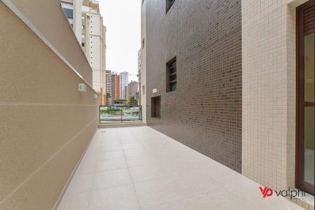 7_photo/94dce37f83.ebe10a9975d0b0e7-ATLAS-cbd9bb64-c885-46f3-9e75-d110767e7b17.jpg de apartamento à venda com 1 quarto, 48m² em Água Verde, Curitiba