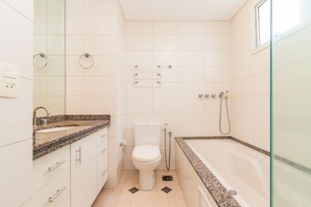 19_photo/94dce3800d.2f15d505e37c7ac5-ATLAS-db1d8d38-5d1a-4048-947f-ded0f1cbb754.jpg de apartamento à venda com 3 quartos, 140m² em Água Verde, Curitiba