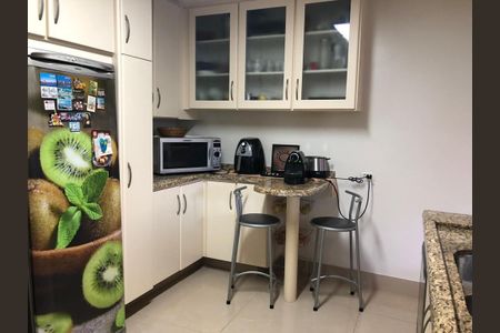 10_photo/94dce3801f.1c3a6e9c3b6373ba-ATLAS-8a9ab7fe-92b0-4abd-b65d-cb9749191ebb.jpg de casa à venda com 4 quartos, 300m² em Água Verde, Curitiba