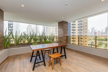 6_photo/94dce38041.aafc750051720c32-ATLAS-24fa5fff-009f-4936-b352-1cca2c2d666d.jpg de apartamento à venda com 3 quartos, 270m² em Água Verde, Curitiba