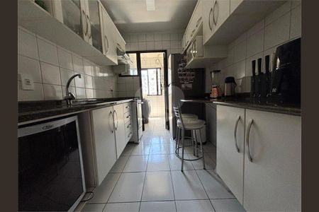 11_photo/94dce38075.9fde2b1beaf38236-ATLAS-8e904cef-8810-4ed0-a563-48b57772e2e4.jpg de apartamento à venda com 3 quartos, 76m² em Água Verde, Curitiba