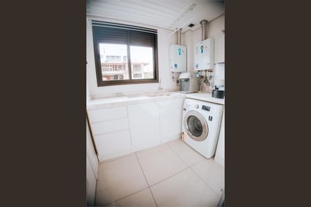 7_photo/94dce38083.76c9ba83eeb181e8-ATLAS-18e43aed-6868-4e6a-858e-c866e4057d3e.jpg de apartamento à venda com 2 quartos, 146m² em Água Verde, Curitiba