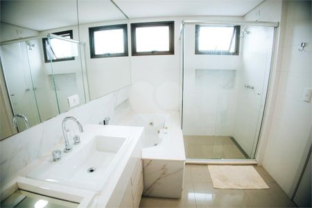 32_photo/94dce38083.76c9ba83eeb181e8-ATLAS-68e6943a-4856-4e6c-8ff5-fa57f1bf90a6.jpg de apartamento à venda com 2 quartos, 146m² em Água Verde, Curitiba