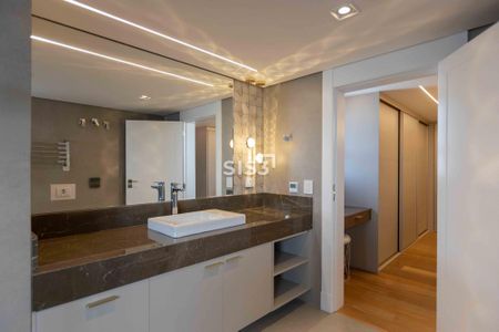 50_photo/94dce380f3.35a7d8d442b4a1b3-ATLAS-66311ef1-c0ca-4683-871f-e307b28def38.jpg de apartamento à venda com 4 quartos, 441m² em Água Verde, Curitiba