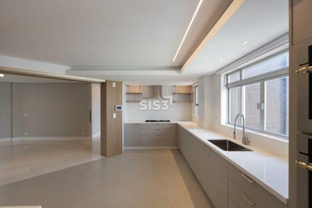 18_photo/94dce380f3.35a7d8d442b4a1b3-ATLAS-aaa9ec8c-d8a8-436a-956f-7b82f1c5f012.jpg de apartamento à venda com 4 quartos, 441m² em Água Verde, Curitiba