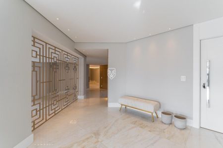 2_photo/94dce380f3.52cd26ce6c2413fc-ATLAS-17a4e156-0178-4543-bb85-fe5b8dea105e.jpg de apartamento à venda com 5 quartos, 442m² em Água Verde, Curitiba