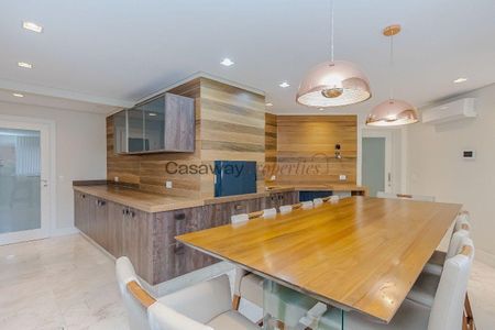 8_photo/94dce380f3.5ec32a3140207d62-ATLAS-4377f3be-c313-44e0-9e4e-18ff5bf65ed7.jpg de apartamento para alugar com 4 quartos, 442m² em Água Verde, Curitiba