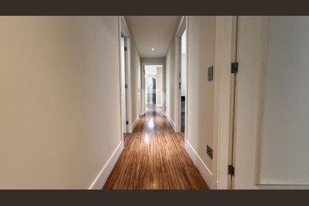 9_photo/94dce380f9.0a8003db35e1f767-ATLAS-2be9f1a9-2d58-4e4d-b272-039c2ee6d84f.jpg de apartamento para alugar com 4 quartos, 370m² em Água Verde, Curitiba