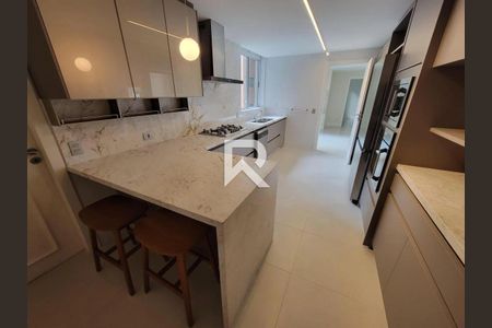 11_photo/94dce380f9.0a8003db35e1f767-ATLAS-4b3c058a-c253-45f8-bf19-fb941e356bfc.jpg de apartamento para alugar com 4 quartos, 370m² em Água Verde, Curitiba