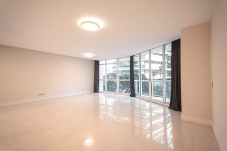 4_photo/94dce380f9.0a8003db35e1f767-ATLAS-c000f3b9-cefe-4240-a82d-0d020af8ca32.jpg de apartamento para alugar com 4 quartos, 370m² em Água Verde, Curitiba