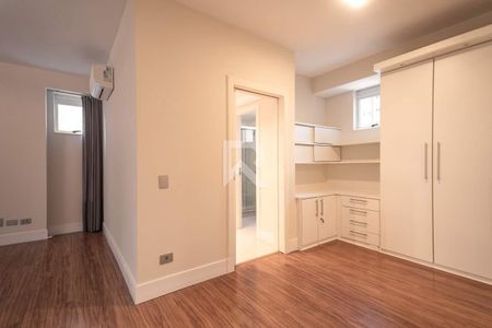 31_photo/94dce380f9.0a8003db35e1f767-ATLAS-cb1c988a-e5c1-4c9e-9c08-c1cd63f3284c.jpg de apartamento para alugar com 4 quartos, 370m² em Água Verde, Curitiba