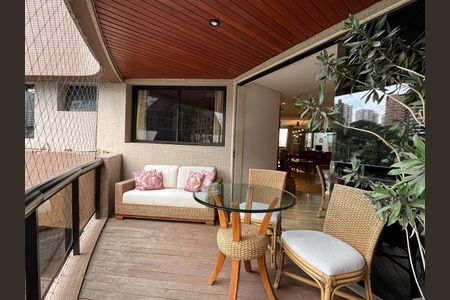 7_photo/94dce38105.effc73c8c58abb54-ATLAS-6b0c4674-5bce-480e-8890-e1caacaf7ddc.jpg de apartamento à venda com 3 quartos, 188m² em Água Verde, Curitiba