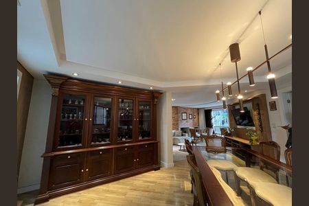 12_photo/94dce38105.effc73c8c58abb54-ATLAS-c9b41938-32fb-46aa-bd08-c63728fcbfbd.jpg de apartamento à venda com 3 quartos, 188m² em Água Verde, Curitiba