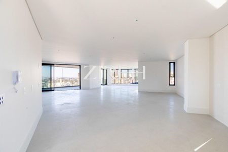 4_photo/94dce3812b.56920f9da5dfe12c-ATLAS-0220fa83-aed1-4c86-b6a7-aa18fbec37e2.jpg de apartamento à venda com 3 quartos, 324m² em Água Verde, Curitiba