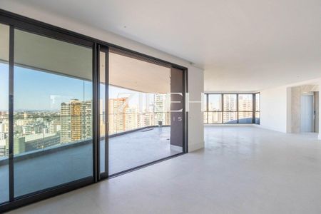 10_photo/94dce3812b.56920f9da5dfe12c-ATLAS-c6377938-eaa6-4470-baf4-e3c5ac11ca37.jpg de apartamento à venda com 3 quartos, 324m² em Água Verde, Curitiba