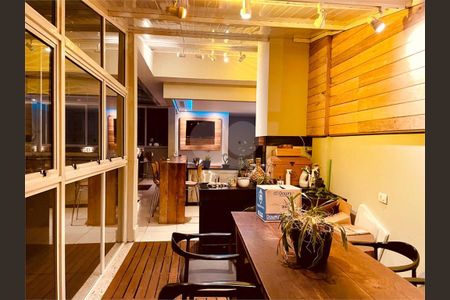 4_photo/94dce3814b.8c7795a7de180b28-ATLAS-7d6552b4-4b6e-4bf7-88f8-b3fb2a3d5598.jpg de apartamento à venda com 3 quartos, 107m² em Água Verde, Curitiba