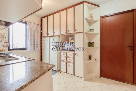 13_photo/94dce3825b.e6f02a1e96aef2b1-ATLAS-e4d391bb-0391-4125-8c9a-50318c7145cc.jpg de apartamento à venda com 7 quartos, 281m² em Vila Izabel, Curitiba