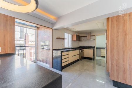 4_photo/94dce3826d.8be349627db8bef5-ATLAS-60bd1fc8-da88-431a-8909-087e0121eae1.jpg de apartamento para alugar com 4 quartos, 353m² em Vila Izabel, Curitiba