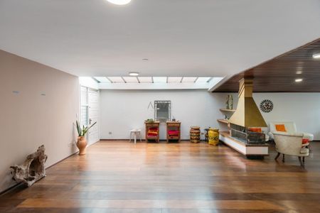 11_photo/94dce3831f.b63fb19834d8465e-ATLAS-6f6ba344-098d-40d3-940e-849fc4cbcd7e.jpg de casa à venda com 3 quartos, 320m² em Vila Izabel, Curitiba