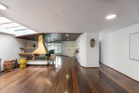 3_photo/94dce3831f.b63fb19834d8465e-ATLAS-d924fe92-9bb5-4e35-9b50-e25e447eac7b.jpg de casa à venda com 3 quartos, 320m² em Vila Izabel, Curitiba