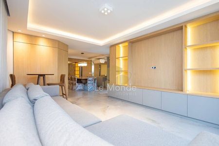 5_photo/94dce383df.8a00a68238a6a06b-ATLAS-0a3aab2f-8370-4fb7-b508-29ae557ed27a.jpg de apartamento para alugar com 4 quartos, 186m² em Batel, Curitiba