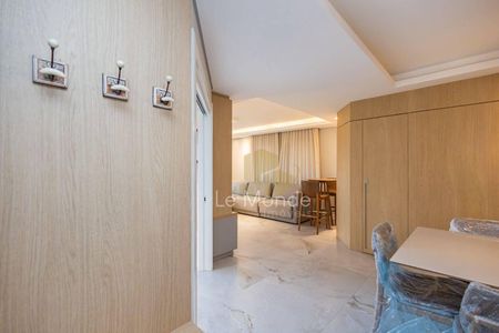 5_photo/94dce383df.8a00a68238a6a06b-ATLAS-9e988cab-970a-44ad-9f49-bc549c2edccf.jpg de apartamento para alugar com 4 quartos, 186m² em Batel, Curitiba