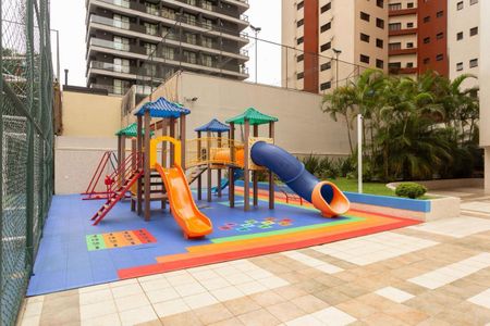 36_photo/94dce38419.c0d60e92ac840d5b-ATLAS-52d17e10-bedc-48cc-aa1e-499f1f5201f3.jpg de apartamento à venda com 4 quartos, 180m² em Água Verde, Curitiba