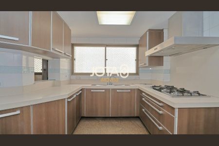 12_photo/94dce3841b.c0d60e92ac840d5b-ATLAS-c28b80ce-48bd-4eac-acb9-1815127ead38.jpg de apartamento para alugar com 4 quartos, 180m² em Água Verde, Curitiba