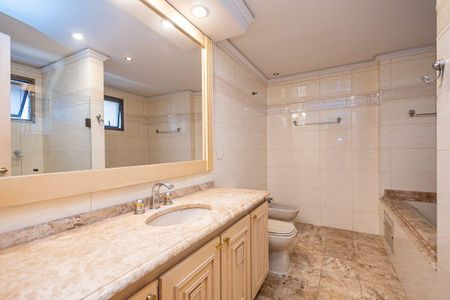 40_photo/94dce38431.0e2ab5f90b6f9ba2-ATLAS-ef46bb1f-505a-4661-a295-48fd220447ac.jpg de apartamento à venda com 3 quartos, 251m² em Água Verde, Curitiba