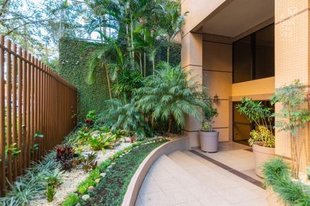 48_photo/94dce38431.6a9d86068720dece-ATLAS-9d083dc9-5a2e-4bef-9ffd-3db7825893b7.jpg de apartamento à venda com 4 quartos, 251m² em Rebouças, Curitiba