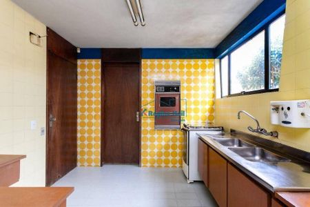 9_photo/94dce38499.4cea1a0b3f6bbd2f-ATLAS-94af43b0-6f84-4d50-a647-882cea0fcc1b.jpg de casa à venda com 4 quartos, 469m² em Água Verde, Curitiba