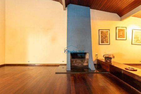 5_photo/94dce38499.4cea1a0b3f6bbd2f-ATLAS-d7bbe5f3-53d0-4010-8fc0-a79fb2ae9477.jpg de casa à venda com 4 quartos, 469m² em Água Verde, Curitiba