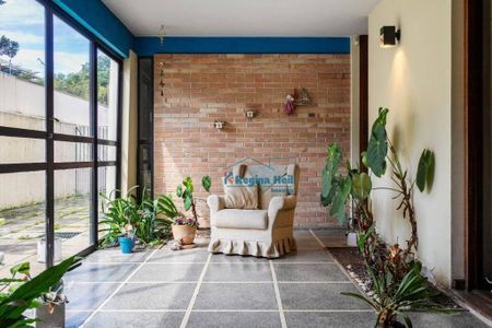 11_photo/94dce38499.4cea1a0b3f6bbd2f-ATLAS-e63687e0-fefe-4431-bd86-7ac772fbaba3.jpg de casa à venda com 4 quartos, 469m² em Água Verde, Curitiba