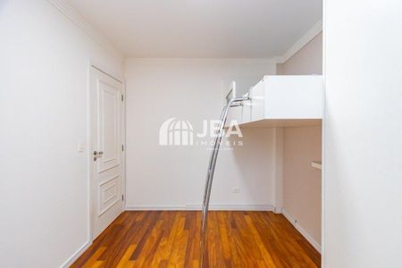 5_photo/94dce384e1.18e6ac91b37a8e88-ATLAS-e8cc79a2-cc6e-43c6-8d41-2efbd63ea4ae.jpg de casa à venda com 0 quarto, 173m² em Água Verde, Curitiba